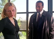 Betsy (Emily Wing) und Detective Lennie Briscoe (Jerry Orbach).