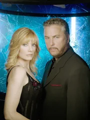 Catherine Willows (Marg Helgenberger) und Gil Grissom (William Petersen) vom CSI-Team der Polizei von Las Vegas.
