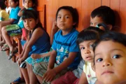 Kinder im Waisenhaus in Lima, Peru.