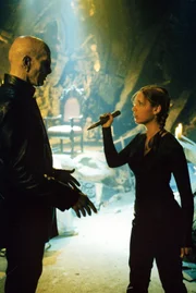 The Master (Mark Metcalf), Buffy (Sarah Michelle Gellar)