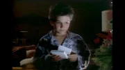 Zu Weihnachten hat Kevin (Fred Savage) nur einen Wunsch: Er will einen Farbfernseher. Winnie überrascht ihn mit einem Geschenk.