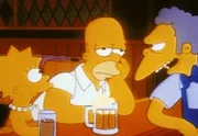 Gastwirt Moe (re.) kann nicht verstehen, weshalb Homer (Mi.) so früh vor der Sperrstunde schon durchhängt. Lisa erklärt es ihm ...