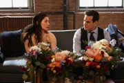 Chicago Fire Staffel 10 Folge 22 Hochzeitsvorbereitungen: Hanako Greensmith als Violet Mikami, Alberto Rosende als Gallo
