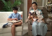 Evan Huang (Ian Chen, l.); Grandma Huang (Lucille Soong, r.)
