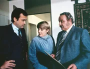 Von links: der Staatsanwalt (Franz Hanfstingl), Frau Berg (Maria Körber) und Kriminalhauptkommissar Veigl (Gustl Bayrhammer).