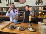 Patrizia Eid betreibt im Mettner Hof mit ihrem brasilianischen Mann Elvis ein Churrasco Restaurant