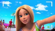 Barbie und ihre Familie unternehmen zum siebten Geburtstag ihrer kleinen Schwester Chelsea eine Abenteuer-Kreuzfahrt. Barbie dreht einen Vlog an Board der MS Dschungelabenteuer.