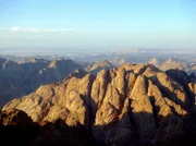 Blick vom Berg Sinai (Ägypten/Halbinsel Sinai), der als ein Ort der Offenbarung angesehen wird.