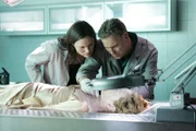 Sara (Jorja Fox) und Grissom (William Petersen) untersuchen den Tod von Charlotte Sommerville (Blake Lindsley, lieg.), die gekreuzigt in einer Kirche aufgefunden wurde. Als sich herausstellt, dass das Opfer schwanger war, überschlagen sich die Ereignisse...