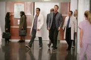HOUSE -- "Adverse Events" Episode 503 -- Pictured: (l-r) Kal Penn as Dr. Lawrence Kutner, Omar Epps as Dr. Eric Foreman, Hugh Laurie as Dr. Greg House, Peter Jacobson as Dr. Chris Taub, Olivia Wilde as Dr. Remmy Hadley/Thirteen -- NBC Photo: Adam Taylor