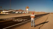 Roy?s Motel ist heute Teil einer Geisterstadt in der kalifornischen Wüste. Farrel Hasting ist der Sicherheitsmann.