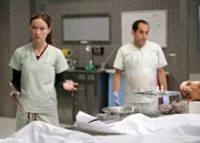 HOUSE -- "Not Cancer" Episode 502 -- Pictured: (l-r) Olivia Wilde as Dr. Remmy Hadley/Thirteen, Peter Jacobson as Dr. Chris Taub -- NBC Photo: Adam Taylor