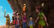 Peter Pan, die drei Darling-Geschwister, der Häuptling und seine Tochter Lily wollen die Wasserfee, die in der Höhle wohnt, um Hilfe bitten. Doch Vorsicht ist geboten, denn die Höhle wird von Megatrezila bewacht.