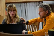Dorothea (Nathalie Schott) ist schockiert, als Markus (Sebastian Ströbel) ihr vom furchtbaren Plan ihres Mannes Lukas erzählt.