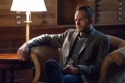 Nicht genug damit, dass Sherlock (Jonny Lee Miller) sich um seinen Bruder Mycroft kümmern muss, den irgendjemand beim MI Six ausschalten will - er muss auch damit klarkommen, dass Watson aus der gemeinsamen Wohnung ausziehen will ...