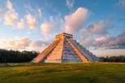 Die Maya zählen zu den faszinierendsten Kulturen der Menschheit. Doch ihre Ursprünge geben bis heute Rätsel auf: Wie alt sind die Maya wirklich? Ein Fund könnte nun Licht ins Dunkeln bringen.