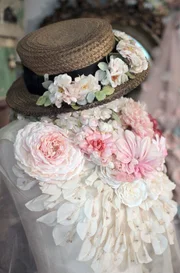 Haute-Couture-Kreation der Blumenkünstlerin Séverina Lartigue