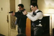 Ein neuer Fall beschäftigt Special Agent David Rossi (Joe Mantegna, l.), Special Agent Aaron Hotchner (Thomas Gibson, r.) und das restliche Team ...