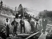 Déterrage du bateau viking d''Oseberg, 1904