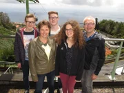 Familie Aschenbrenner ist auf Madeira (Portugal) endlich wieder vereint. Die Passagiere Andrea und Hans-Jörg Aschenbrenner haben auf der langen Reise ihre drei Kinder vermisst, die in Madeira endlich zu ihnen stoßen.
