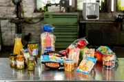 Sebastian Lege deckt die Tricks der Lebensmittelindustrie auf: Haltbare Sandwiches, gestrecktes Döner-Fleisch und teures Essen für die Mikrowelle.