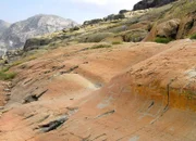 In 2.800 Meter Höhe, am Gipfel des Mont Bègo in Südfrankreich, finden sich 36.000 Felsritzungen. Hier, wo Himmel und Erde zusammenstoßen, vermuteten unsere Vorfahren den Sitz der Götter.