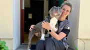 Jule Tschammer war Tierarzthelferin in einer großen Rostocker Praxis. Doch das war ihr zu dramatisch. Sie machte eine Zusatzausbildung zur Hundefrisörin und ist jetzt viel glücklicher.