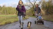 V.l.: Ilenia mit Entlebucher Sennenhund Ebby und Jens mit Benjamin