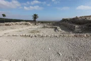 Caesarea, Israel - Römische Ruinen von Caesarea - Wilson will herausfinden, warum römische Soldaten von der Verehrung des Gottes Mithras zur Christusbewegung übergingen.