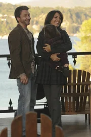 Lucas Douglas (Michael Weston) und Dr. Cuddy (Lisa Edelstein) sind ein Paar.