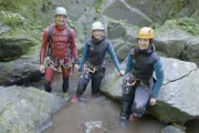 Canyoning Guide mit Annalena Erlacher (m.) und Fabienne Böhlen (r.)