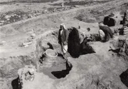 Originalfotografie von Agatha Christie: Grabungsarbeiter in Nimrud.
