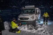 Thord on his way to an ice cream truck that is stuck. (National Geographic/ITV Studios Norway AS)