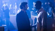 Nick Talman (Adam Brody) und Ronald Dacey (Edi Gathegi)