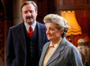 Inspector Lejeune (Neil Pearson), Miss Jane Marple (Julia McKenzie)