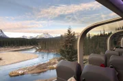 Ausblick aus dem Zug "Rocky Mountaineer" in der kanadischen Provinz British Columbia.
