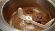 Schokolade wird geschmolzen.