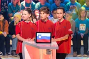 Das rote Rateteam aus Miklavz/Slowenien  freut sich auf die spannenden Quizfragen.