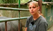 Tierpflegerin Joana Geisel sorgt sich um die Flusspferd-Dame Tana.
