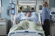 Dr. Nick Marsh (Scott Speedman, l.) entwickelt sich zu einem besonderen Patienten für Meredith (Ellen Pompeo, r.) ...
