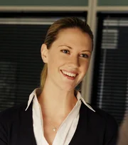 Riley Adams (Lauren Lee Smith) ist die neue Kollegin im CSI-Team.