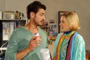 Marcos (Salvatore Greco) und Sarahs (Christina Siemoneit) geplanter romantischer Abend gerät ins Wanken, als Marco nach Sichtung seiner Vorräte nur Knäckebrot und Gewürze anbieten kann...