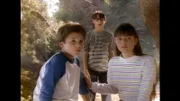 Kevin (Fred Savage, li.), Winnie (Danica McKellar) und Paul (Josh Saviano) wollen unbedingt verhindern, dass ein Wäldchen abgeholzt wird, in dem sie als Kinder immer spielten.