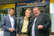 L-R: Hansen (Igor Jeftic), Mohr (Max Müller) and Hofer (Joseph Hannesschläger).
