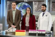 (v.l.n.r.) Sheldon Cooper (Jim Parsons); Amy Farrah Fowler (Mayim Bialik); Wil Wheaton (Wil Wheaton)