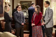 (v.l.n.r.) Penny (Kaley Cuoco); Leonard Hofstadter (Johnny Galecki); Amy Farrah Fowler (Mayim Bialik); Sheldon Cooper (Jim Parsons)