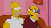 Nachdem Lisas Meerschweinchen das schöne Gemälde über dem Wohnzimmersofa der Simpsons zerstört hat, besorgt Homer (l.) Ersatz bei einem Garagenverkauf, den Kirk van Houten (r.) organisiert ...