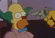Als Krusty-Doppelgänger wird Homer von der Mafia bedroht.