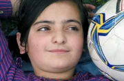 Die zwölfjährige Leeza träumt von einer Fußballkarriere.