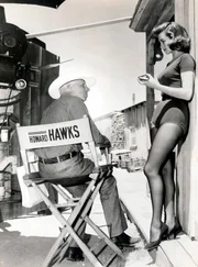 Howard Hawks und Angie Dickinson